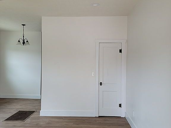 3rd image of 1036 E Iron Ave