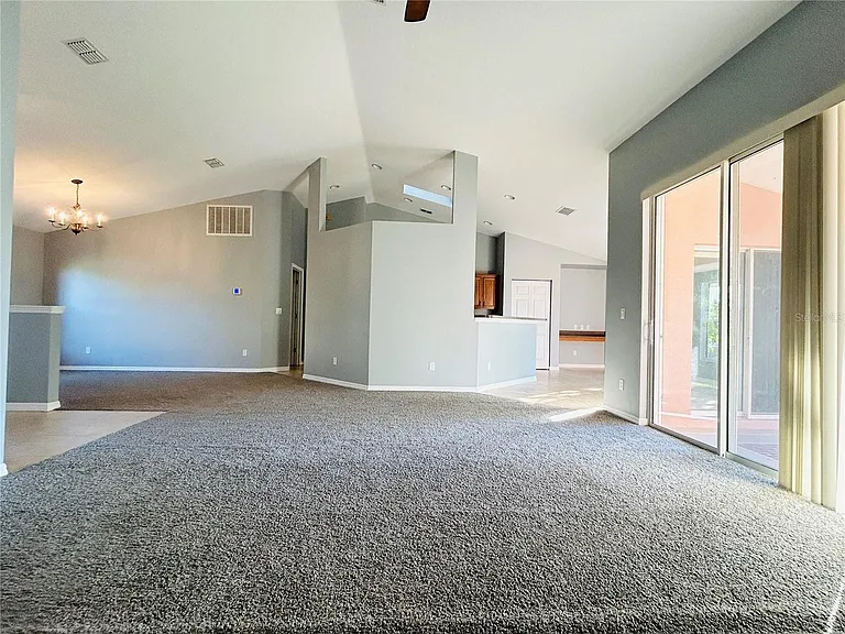 2308 SE 24th Ter — Photo 4