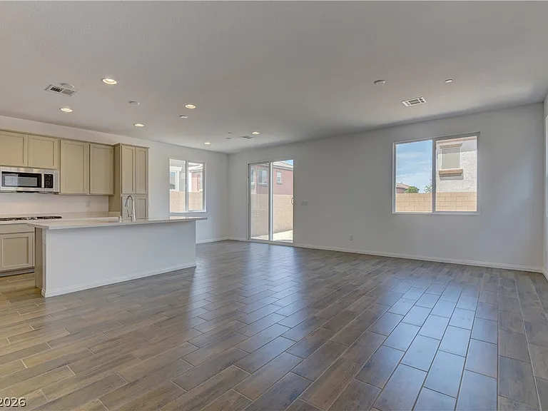 5174 Olga Manor Ave — Photo 3