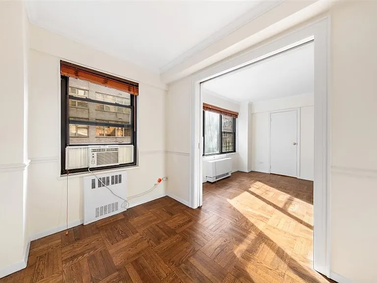 150 E 56th St #8A — Photo 7