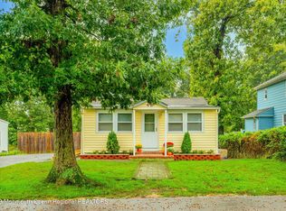 46 E 5th St, Howell, NJ 07731