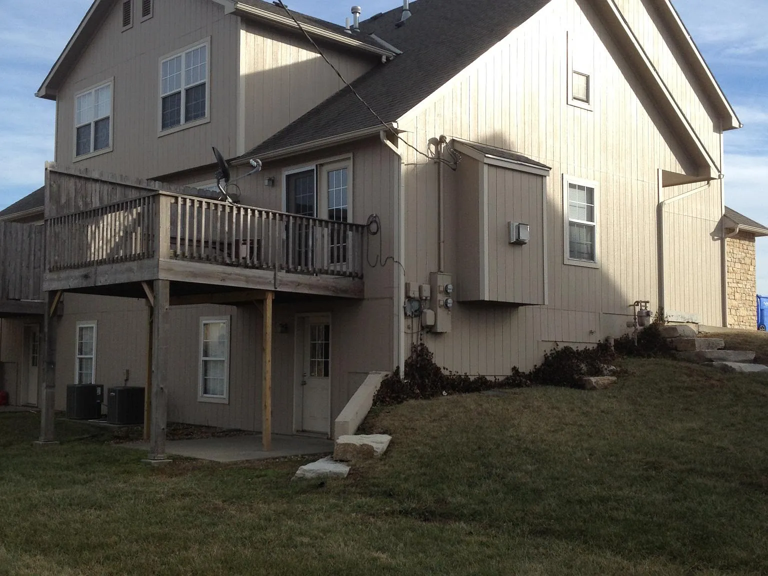 3 bed, 2.5 bath, 1601 sqft, $1,800 — Photo 2