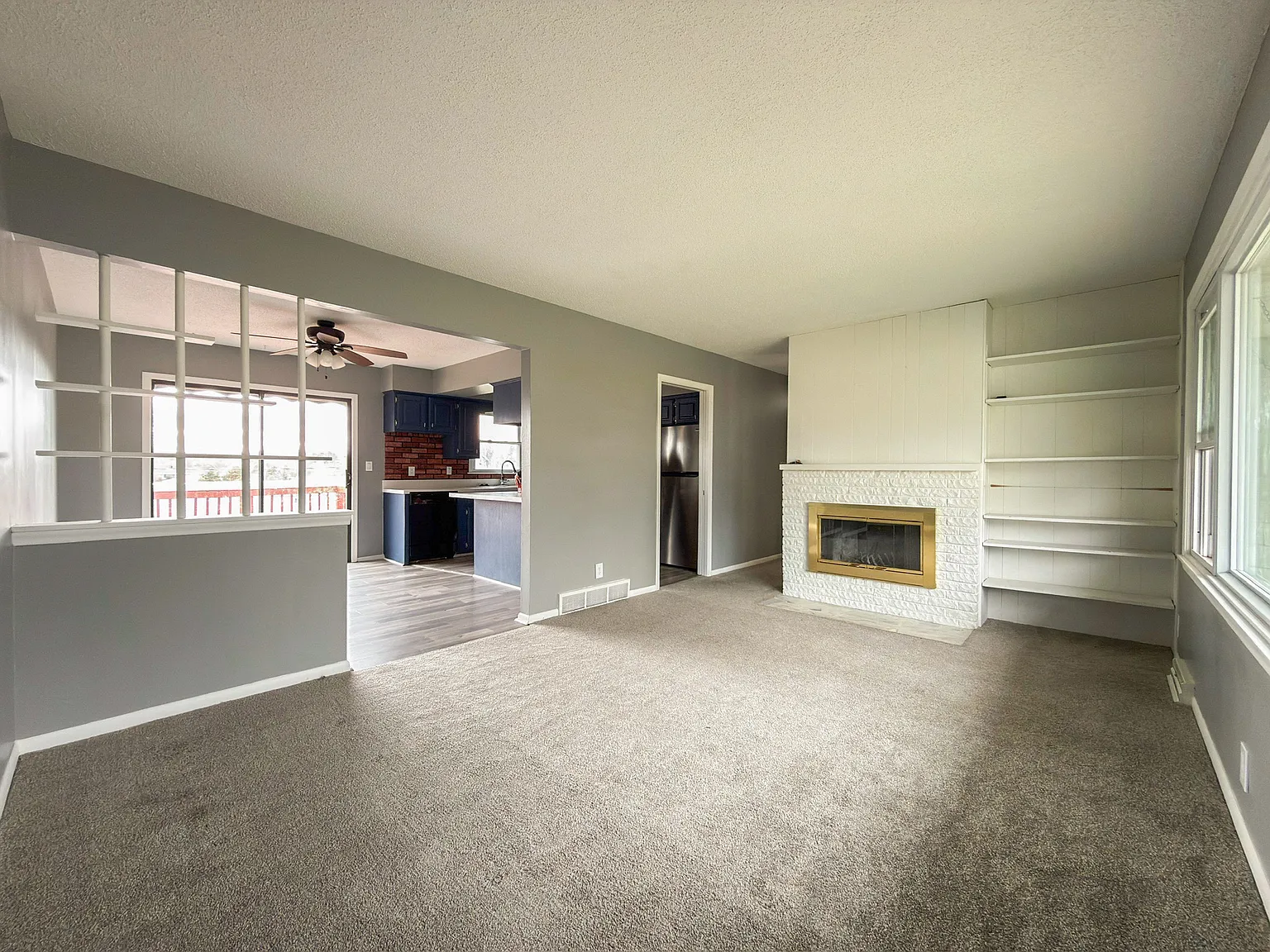 3 bed, 2690 sqft, $2,400 — Photo 3