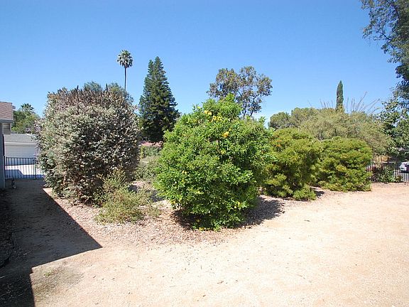 2nd image of 740 Calle Nogal