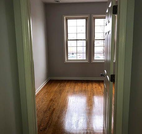 5th image of 11647 Joseph Campau St #1