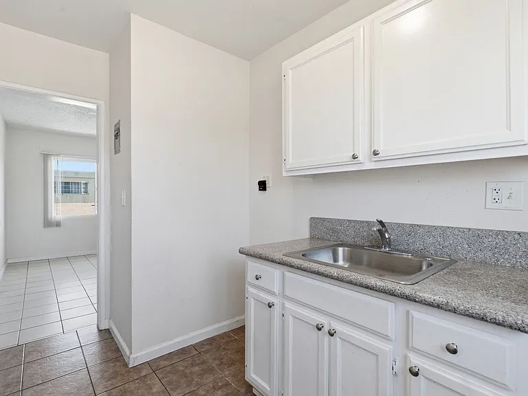 7101 Rugby Ave — Photo 8