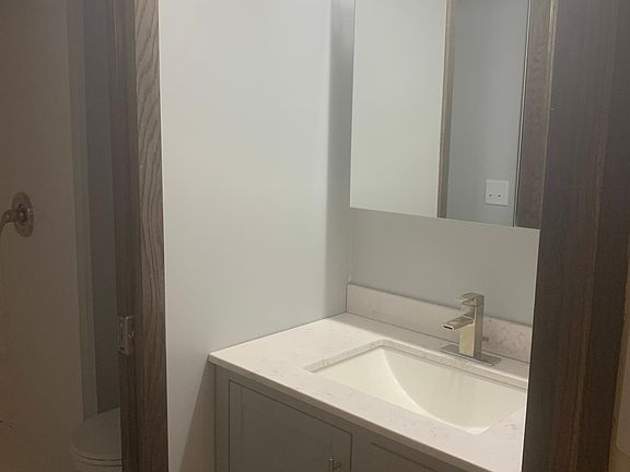 3rd image of 912 21st Ave S #105