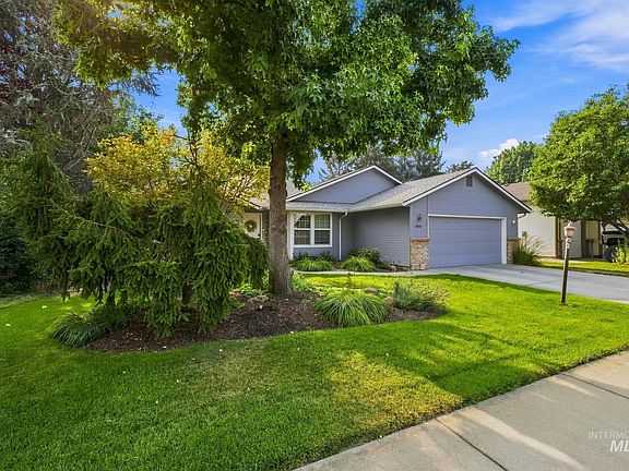 4th image of 2851 N Camden Pl