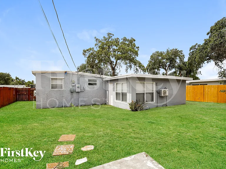 6611 Simms St — Photo 17