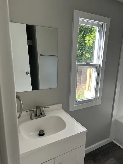601 Moores Dr — Photo 11