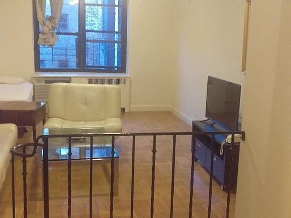5th image of 205 W 15th St APT 2S