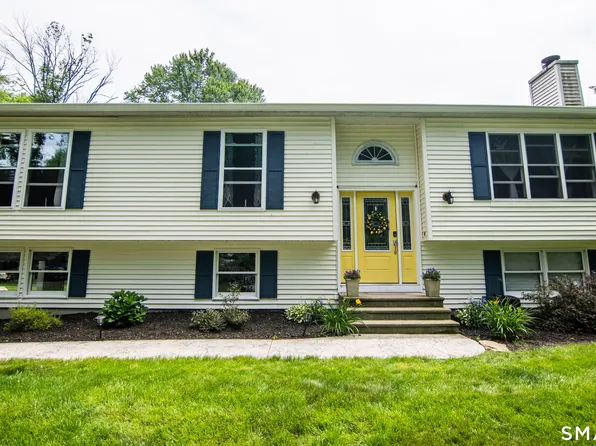 25 Woodward Road, Brooklyn, CT 06234
