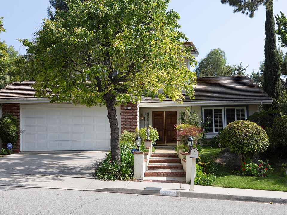 1st image of 2074 Laurelwood Dr