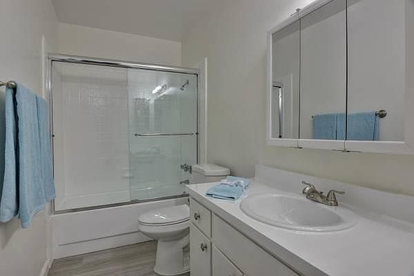 2nd image of 875 Woodside Rd APT 105