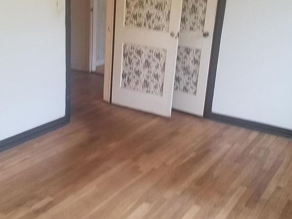 2nd image of 3332 Sunnybrook Ave S