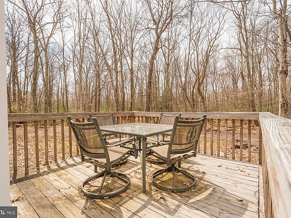 5th image of 22 Black Oak Dr