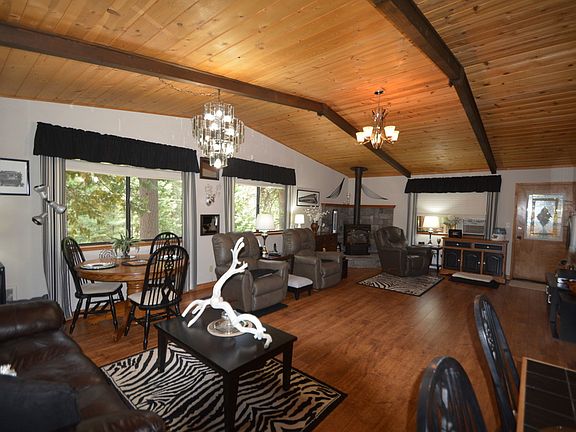 4th image of 1475 Pebble Beach Way