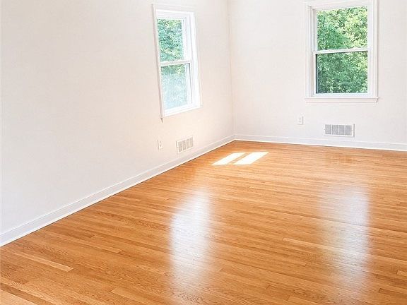 3rd image of 10250 Epsilon Rd