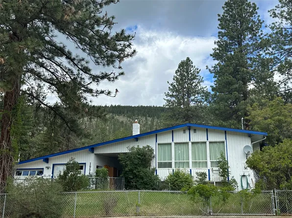 1951 Greaves Ave, Merritt, BC V1K 1J3