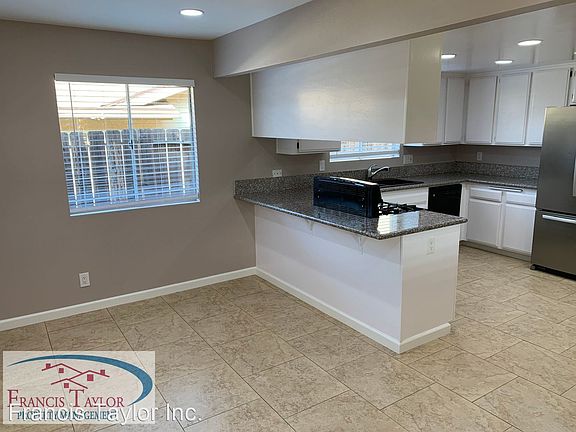 3rd image of 1429 Glen Avon Dr
