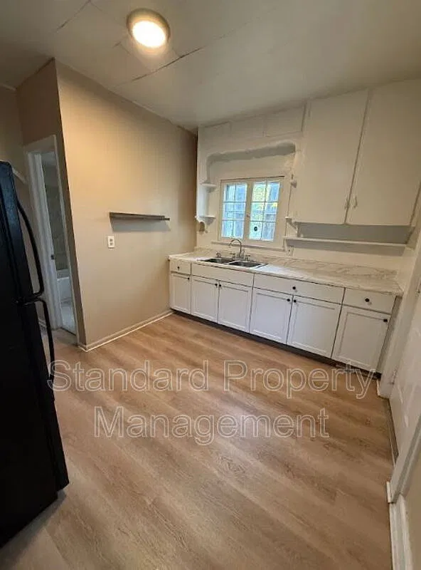 2 bed, 1.0 bath, $1,100 — Photo 4