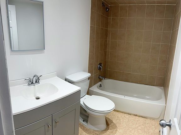 3rd image of 614 Ingram Ave #1
