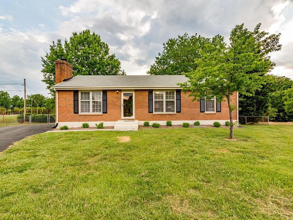 1st image of 464 Stoneacres Dr