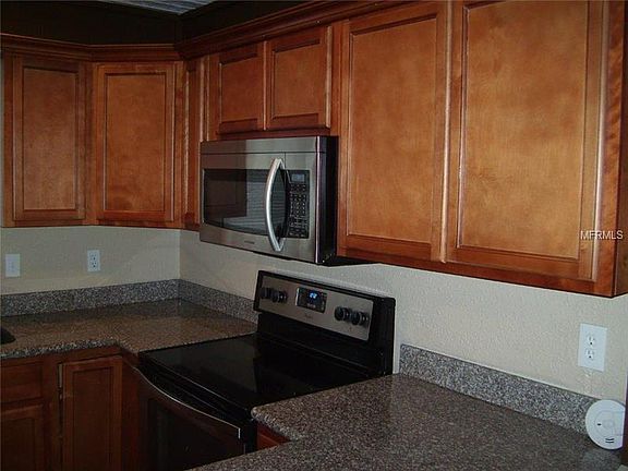 4th image of 110 Fairway Dr