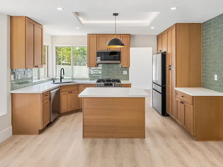 4543 Avenida Manessa — Photo 3