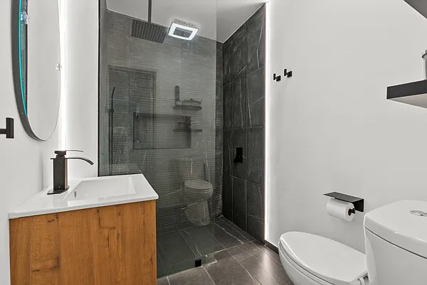 5409 Yarmouth Ave #3 — Photo 6