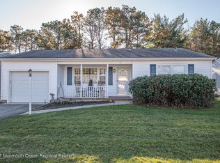 48 Castleton Dr, Toms River, NJ