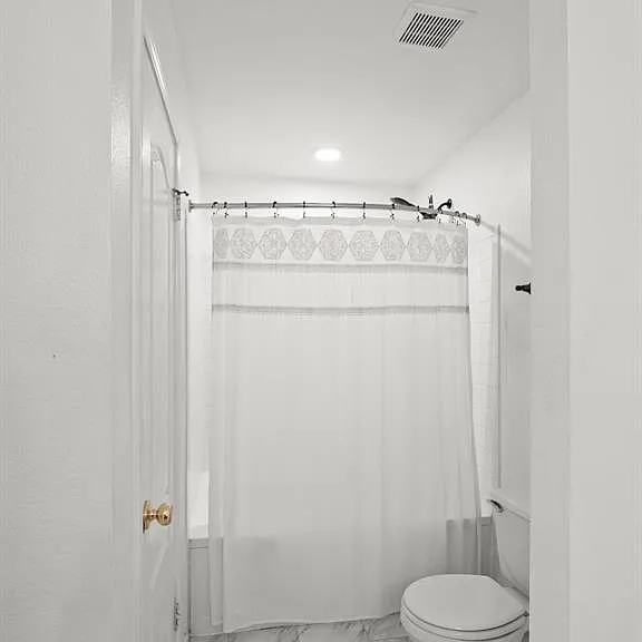 2411 Lavendale Ct — Photo 20