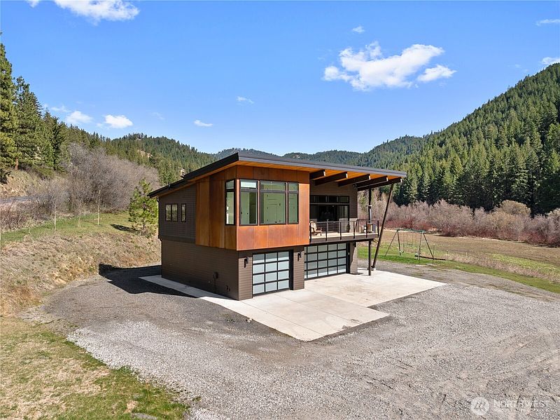 3rd image of 10695 Eagle Creek Road