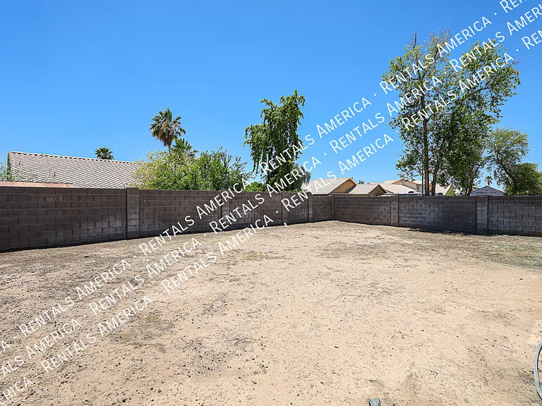 16195 W Lincoln St — Photo 37