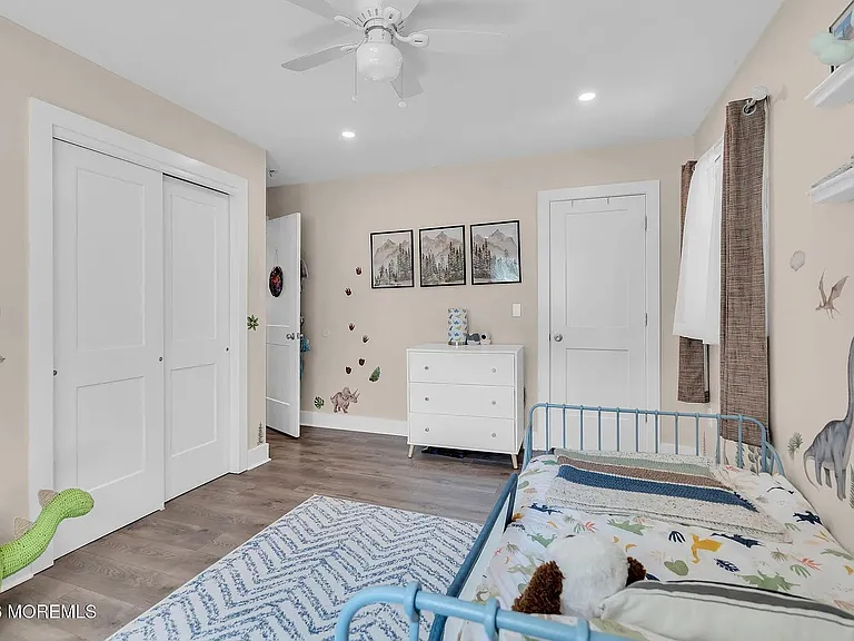 1600 Parkview Blvd — Photo 14