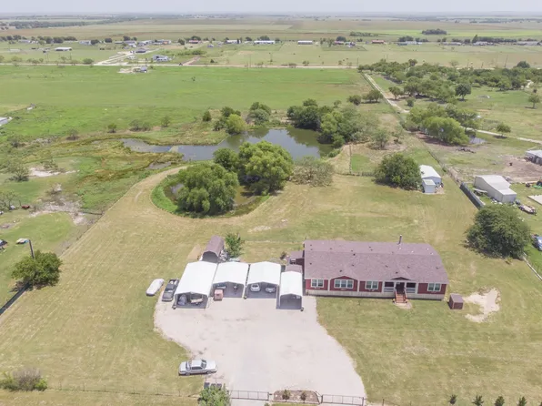 394 Emerald Glenn Ln, Pilot Point, TX 76258