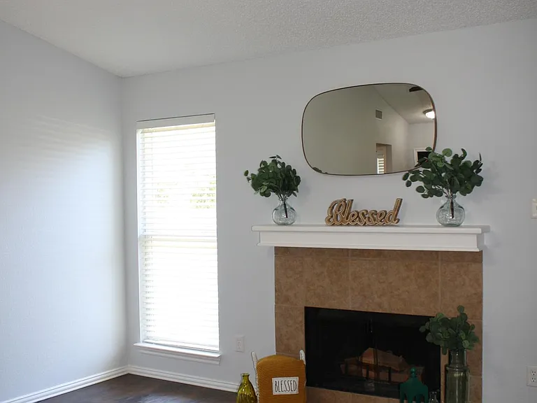 2518 Highdale Dr — Photo 10