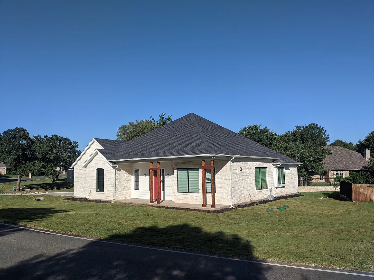 3 bed, 1683 sqft, $2,500 — Photo 1