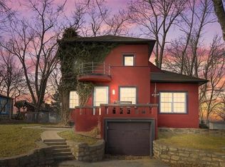 174 Anchor Dr, Lake Tapawingo, MO 64015