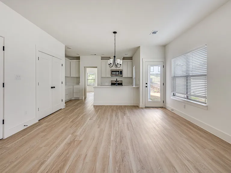 1224 Elva Warren St — Photo 2