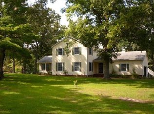 250 Oakleaf Dr, Sanford, NC 27332