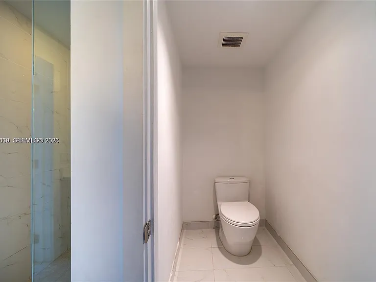 16385 Biscayne Blvd #1120 — Photo 12
