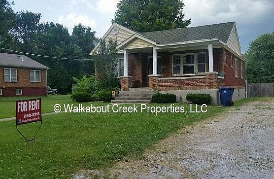 FRONT OF HOUSE VIEW 2