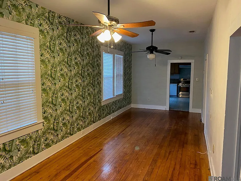 1267 Arlington Ave — Photo 3
