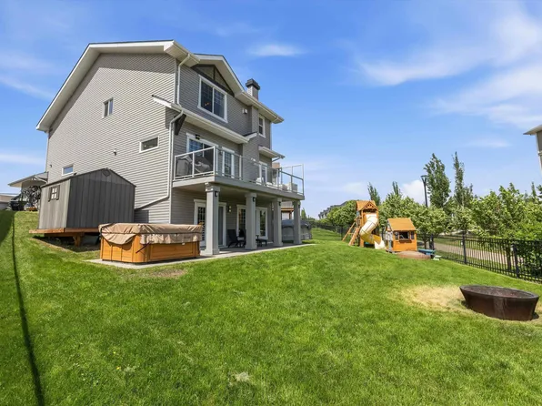 3332 Cutler Cres SW, Edmonton, AB T6W 2N4