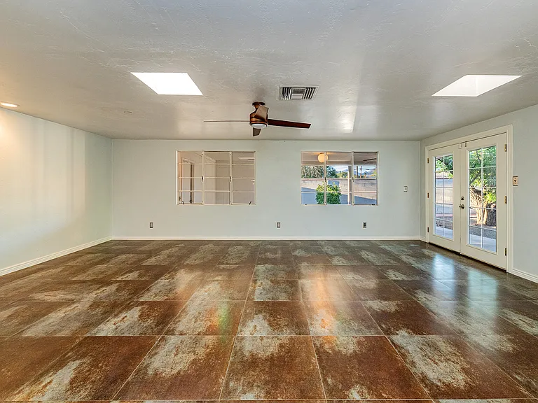2827 E La Cienega Pl — Photo 29
