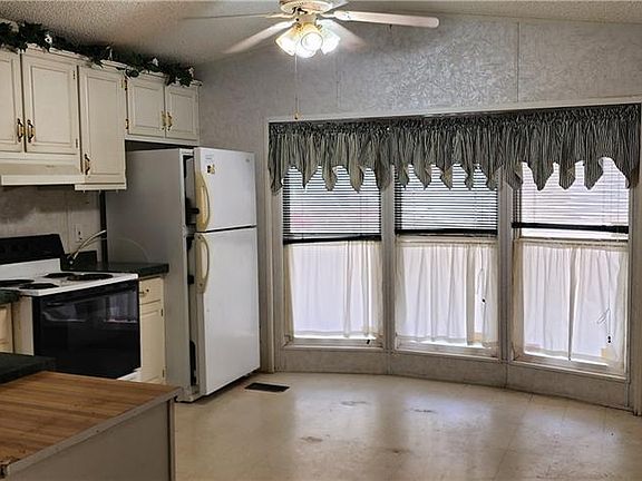 5th image of 2408 Meadowlark St