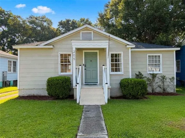 205 Pinehill Dr, Mobile, AL 36606