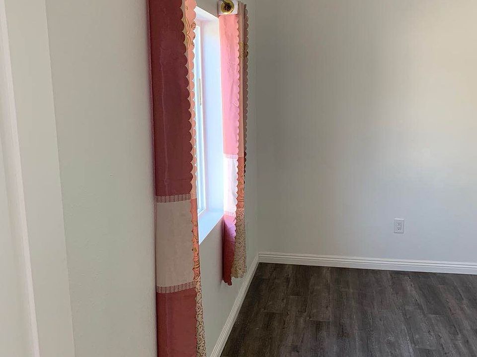 2nd image of 5336 Huddart Ave