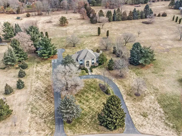 8482 Ranch Estates Rd, Clarkston, MI 48348